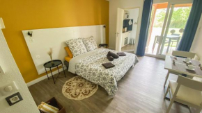 Joli Appartement 27m2 Terre d'Ocre en village vacances en Camargue